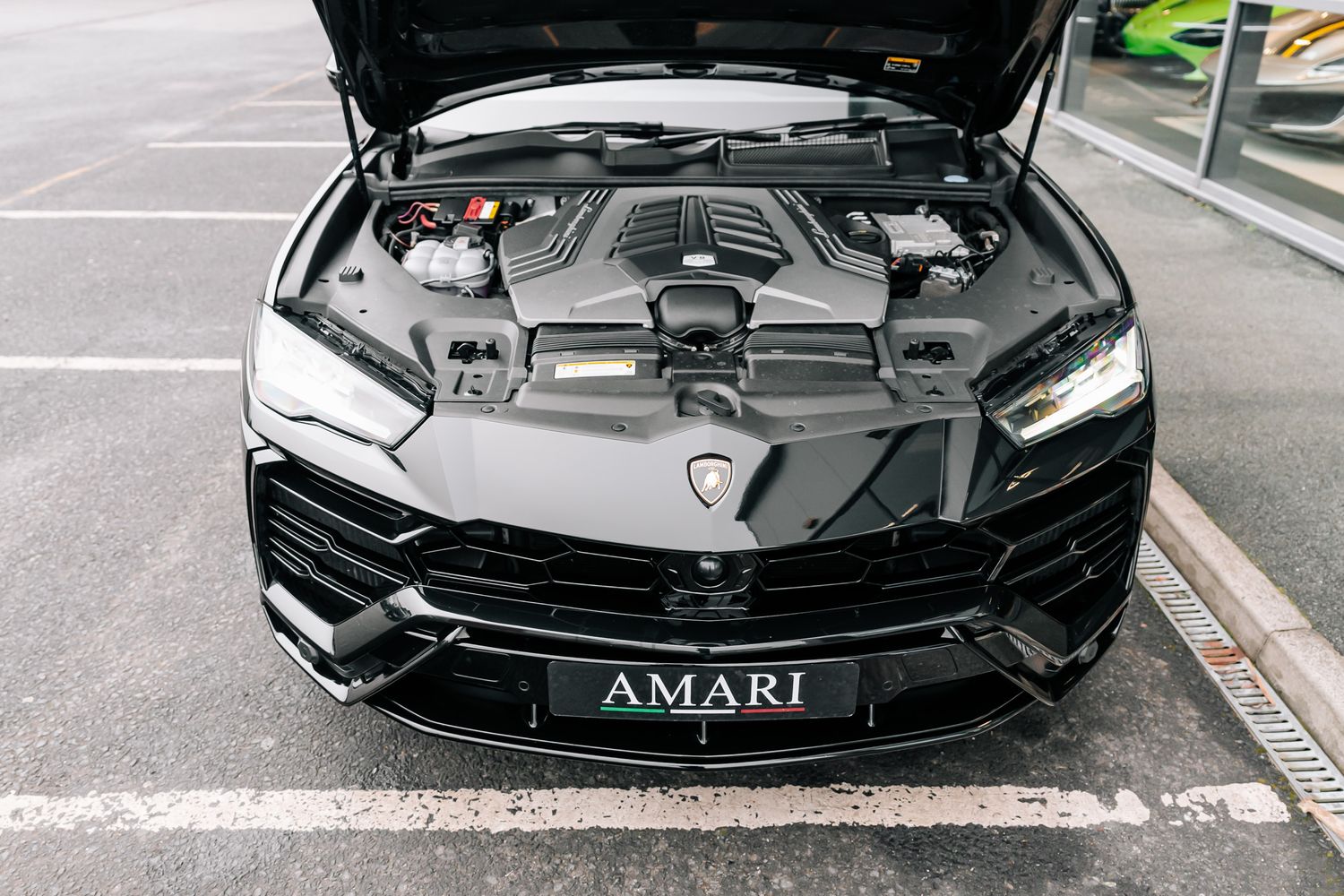 Lamborghini Urus V8