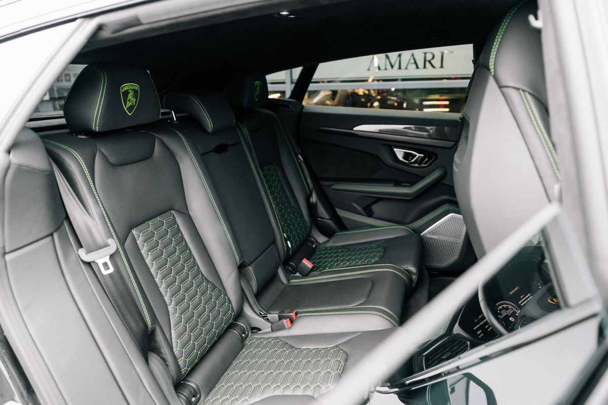 Lamborghini Urus V8