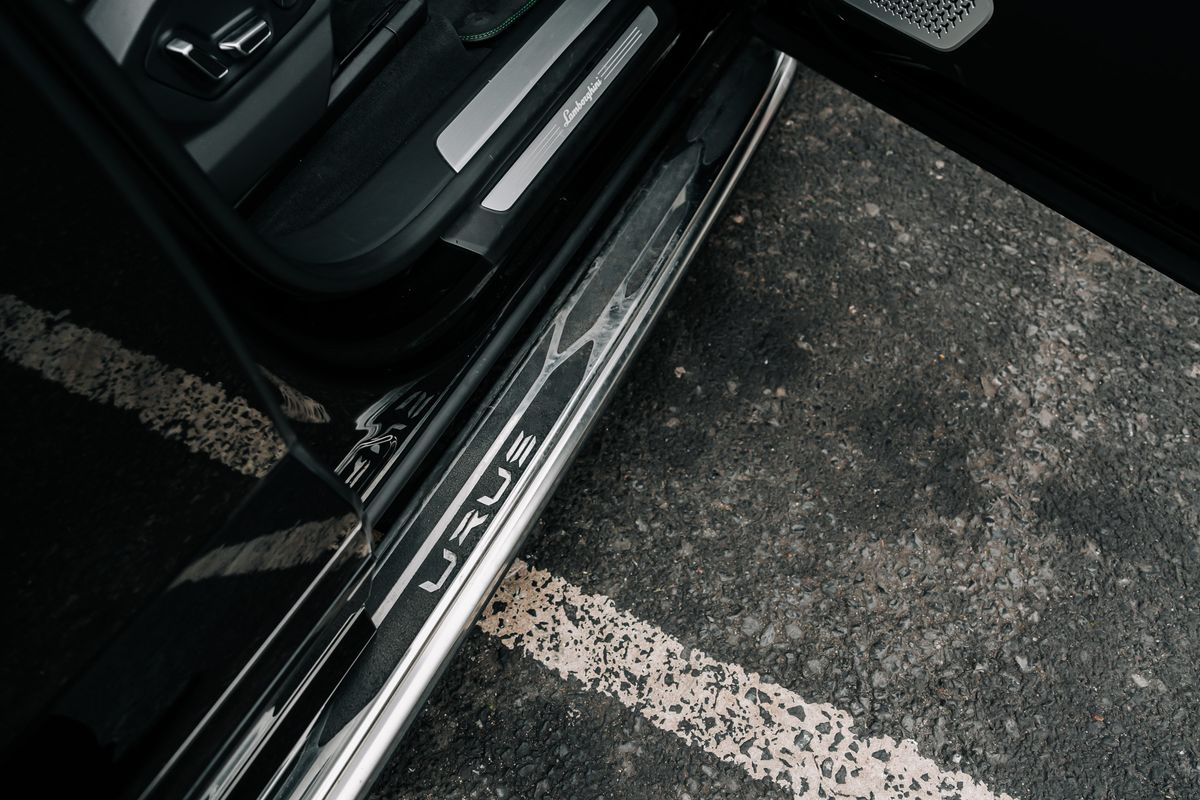 Lamborghini Urus V8