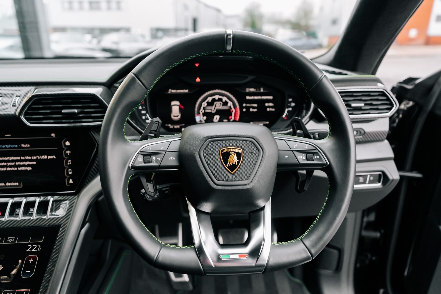 Lamborghini Urus V8