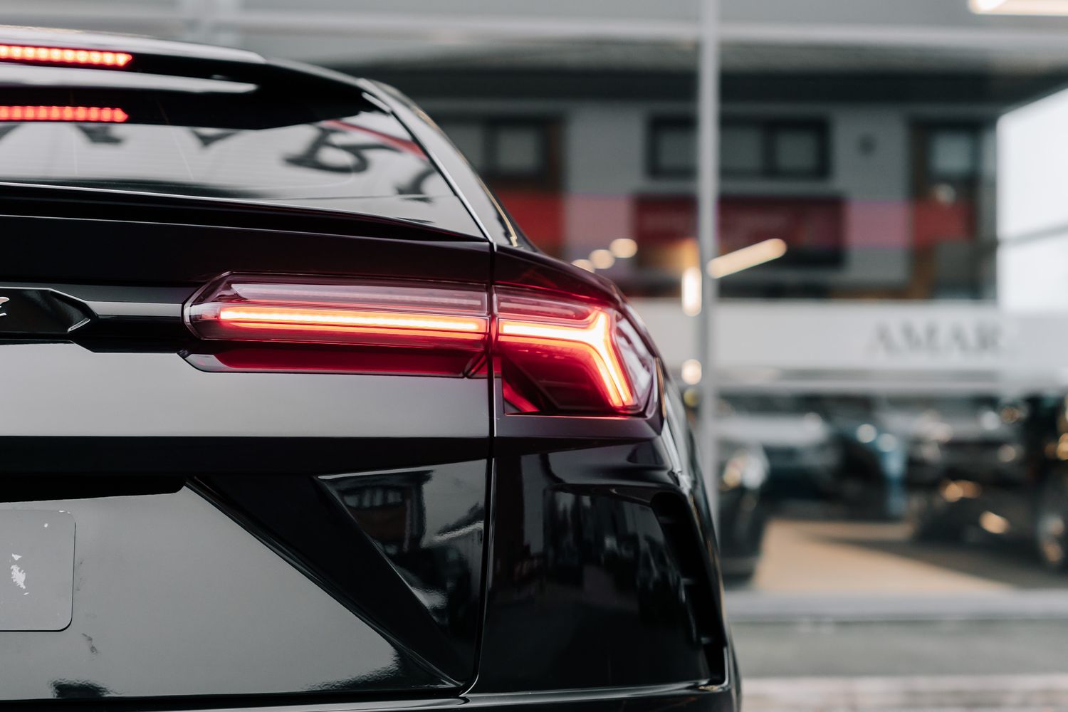 Lamborghini Urus V8