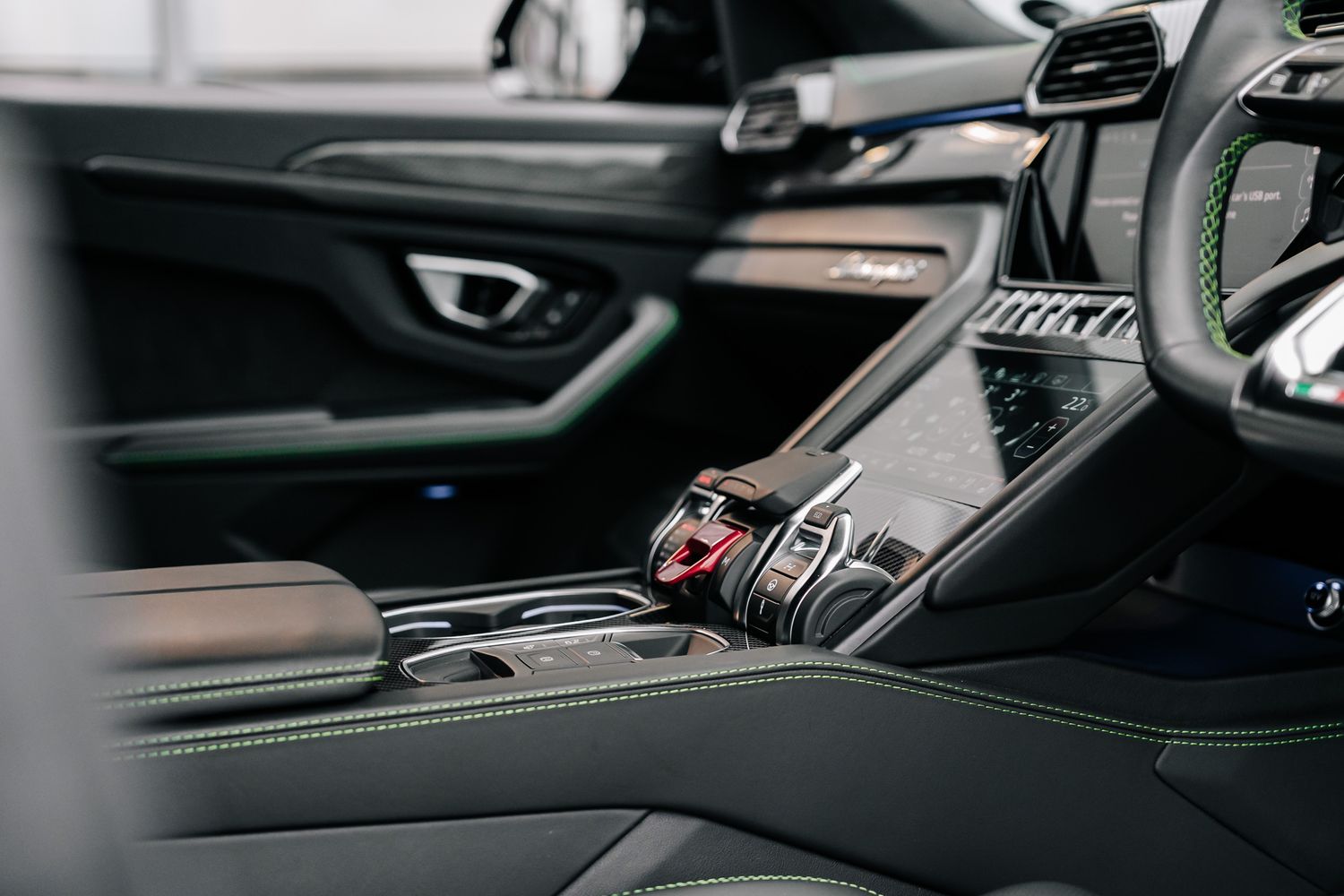 Lamborghini Urus V8