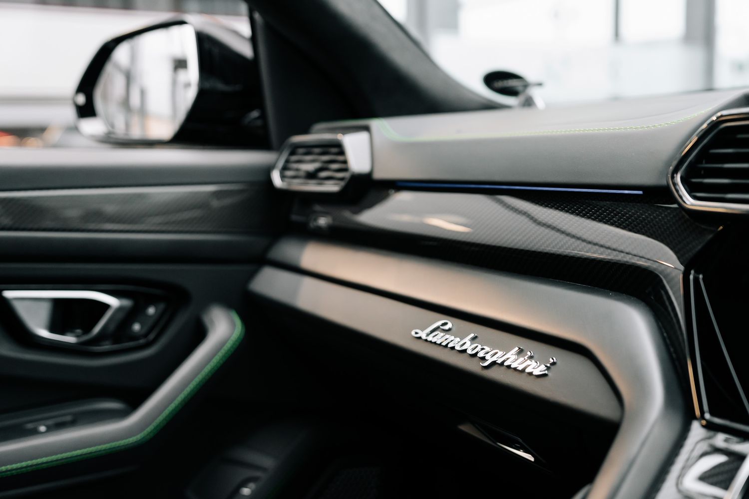 Lamborghini Urus V8