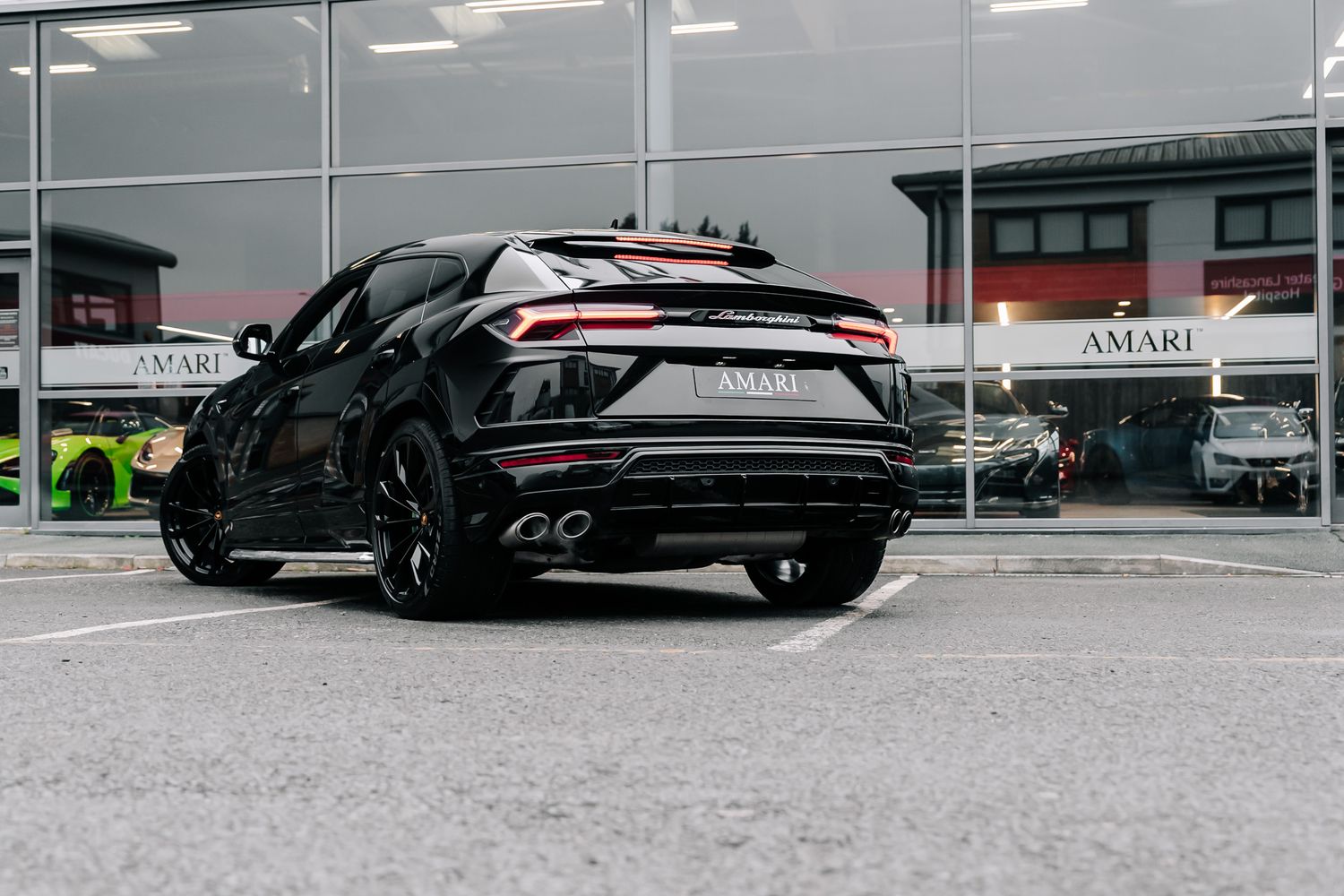Lamborghini Urus V8