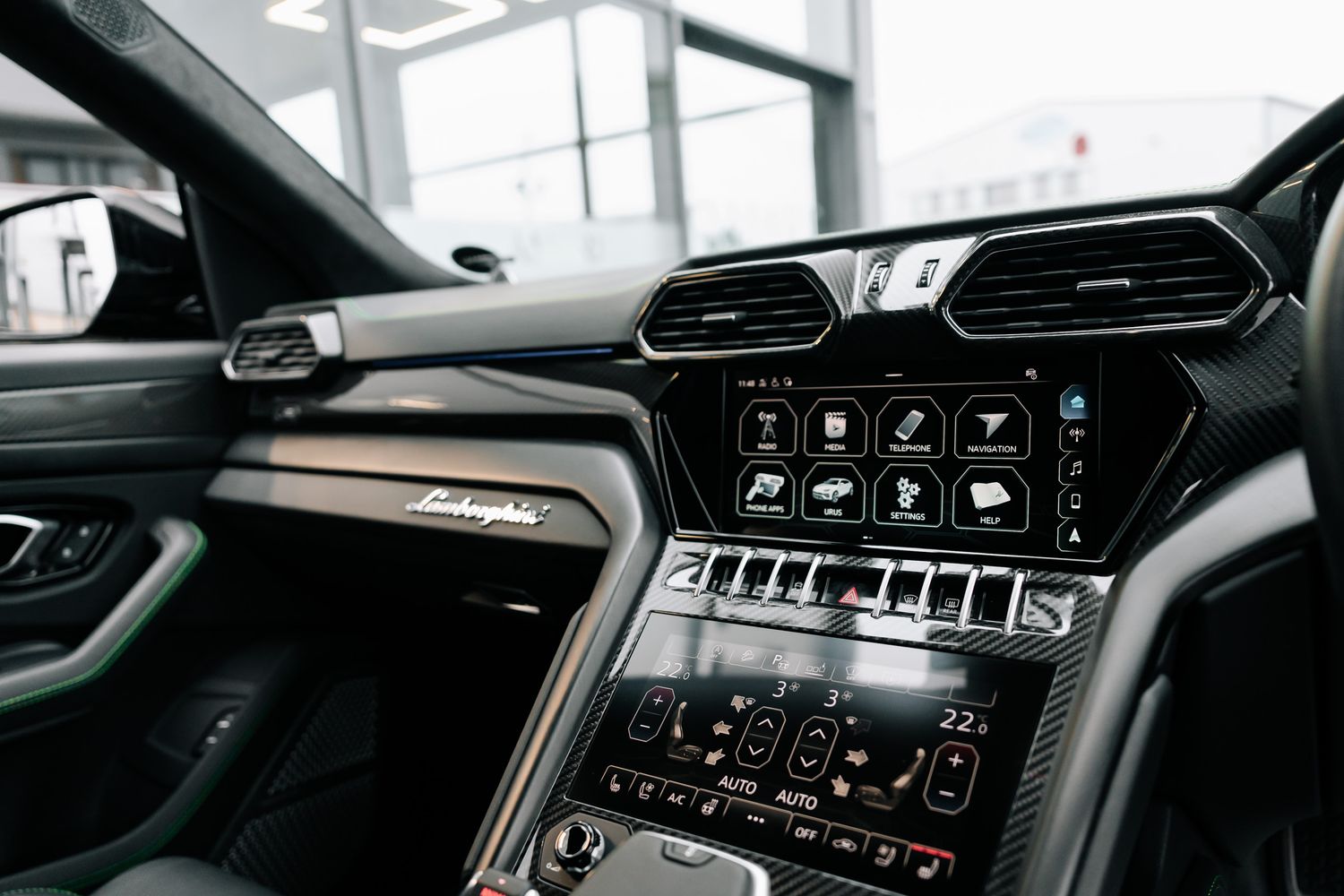 Lamborghini Urus V8
