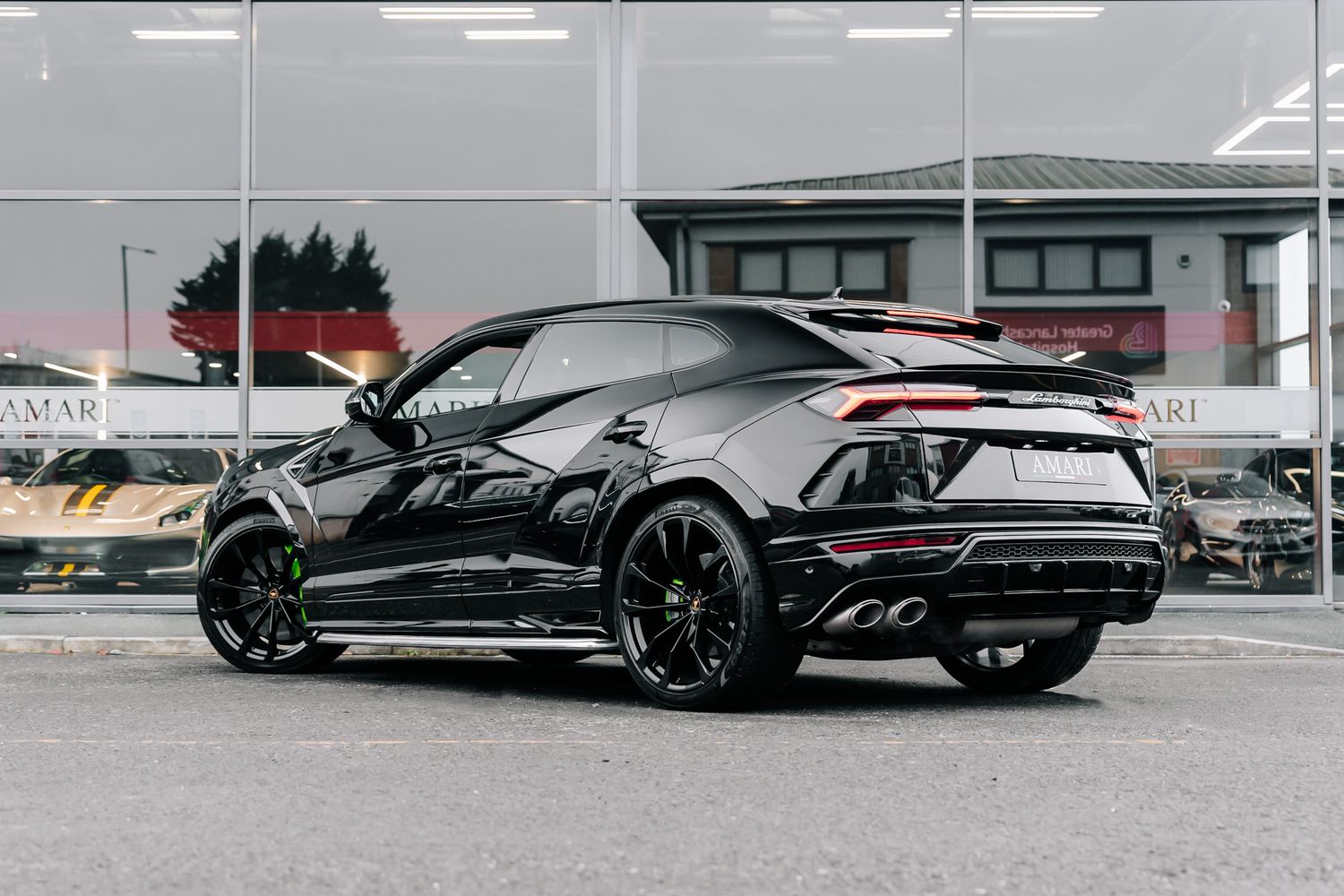 Lamborghini Urus V8