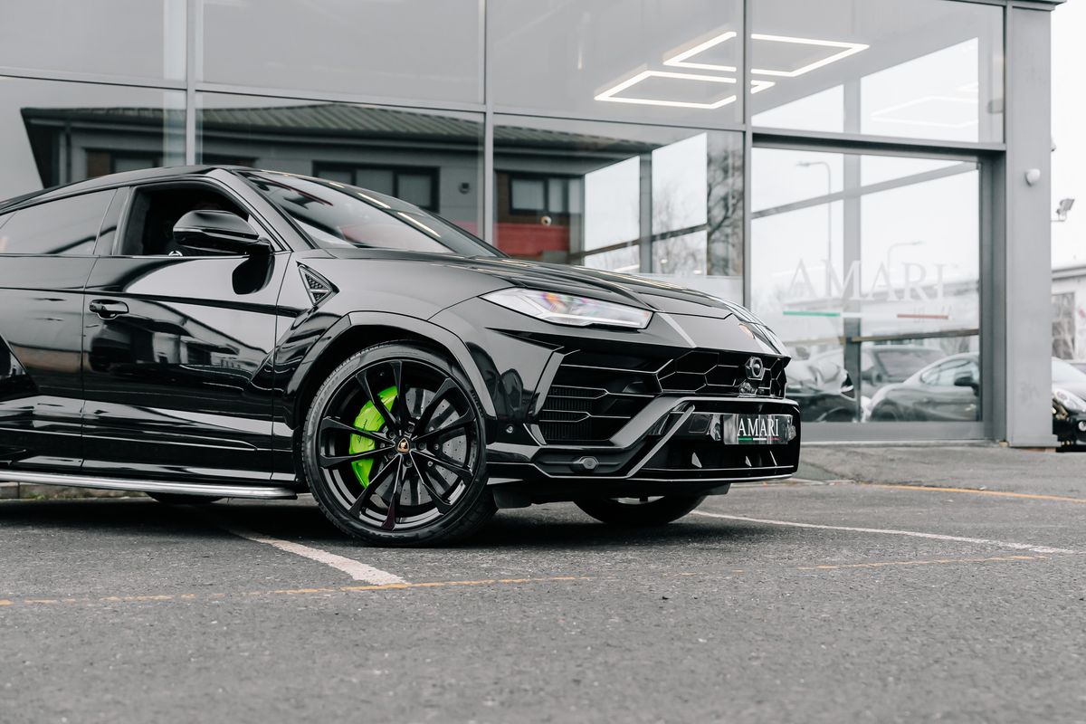 Lamborghini Urus V8