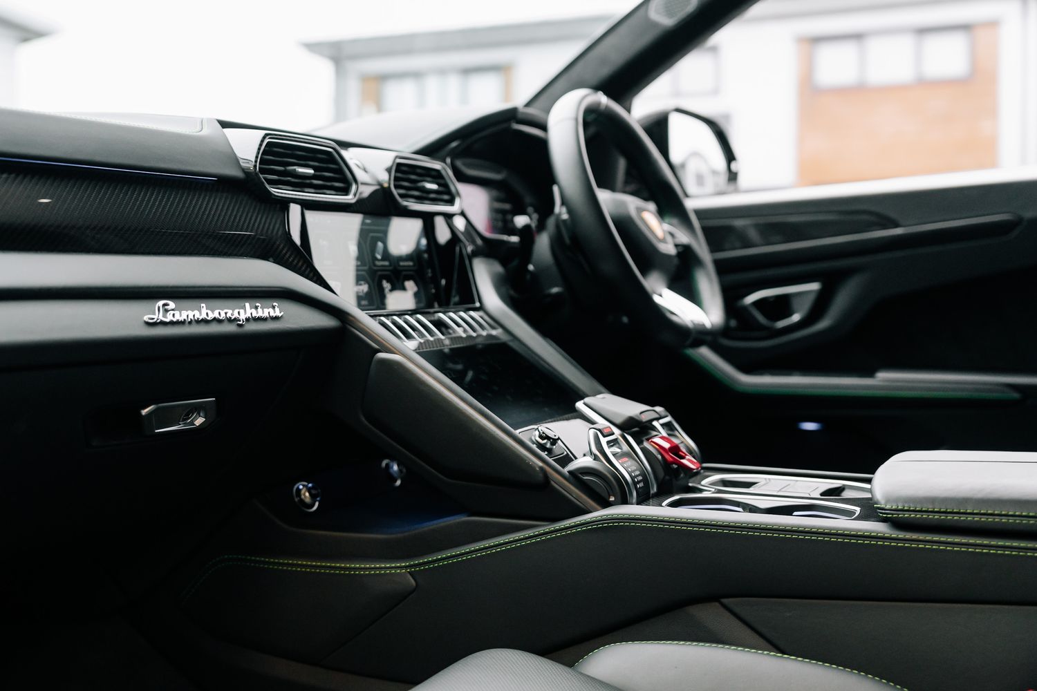 Lamborghini Urus V8
