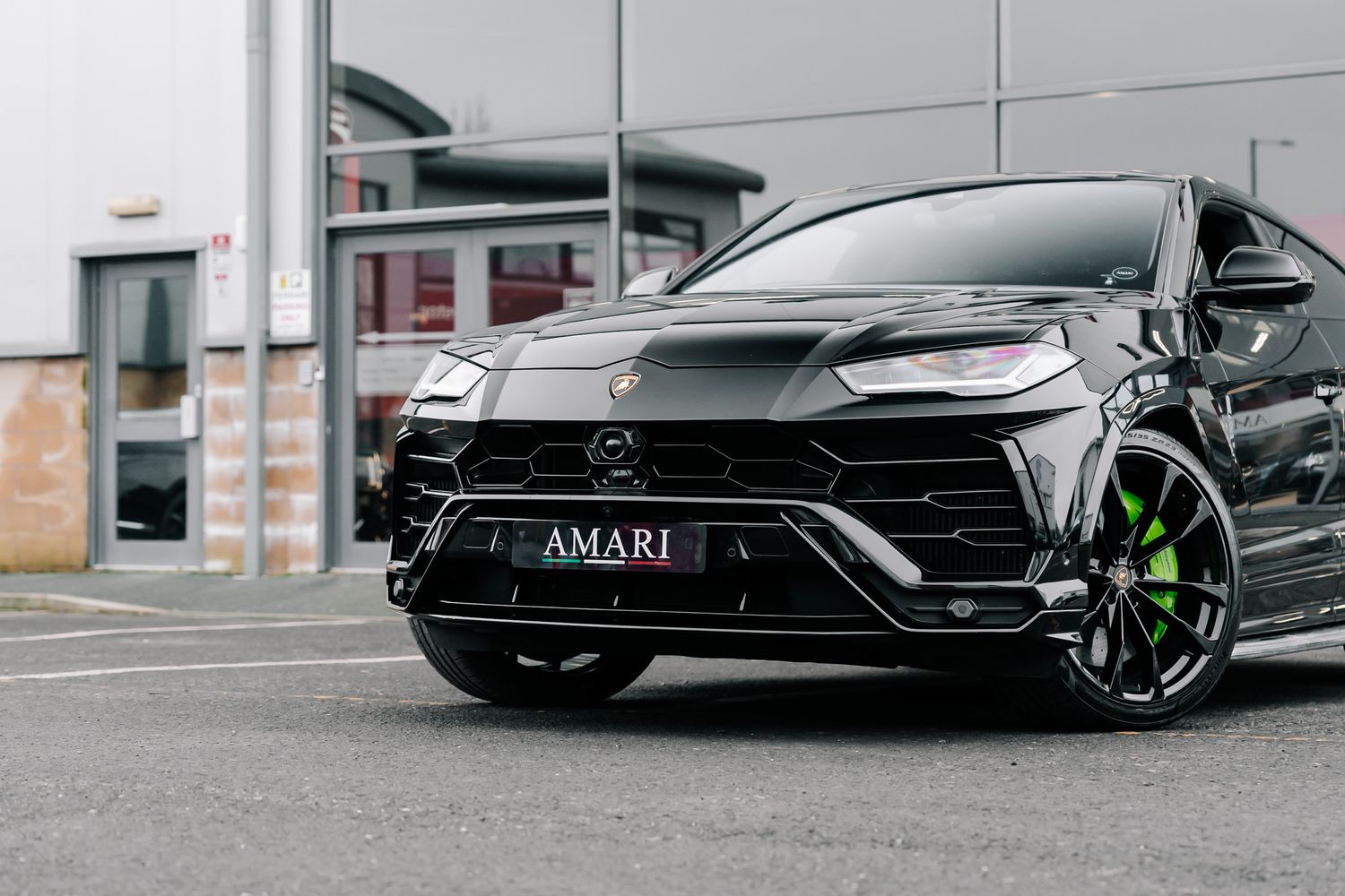 Lamborghini Urus V8