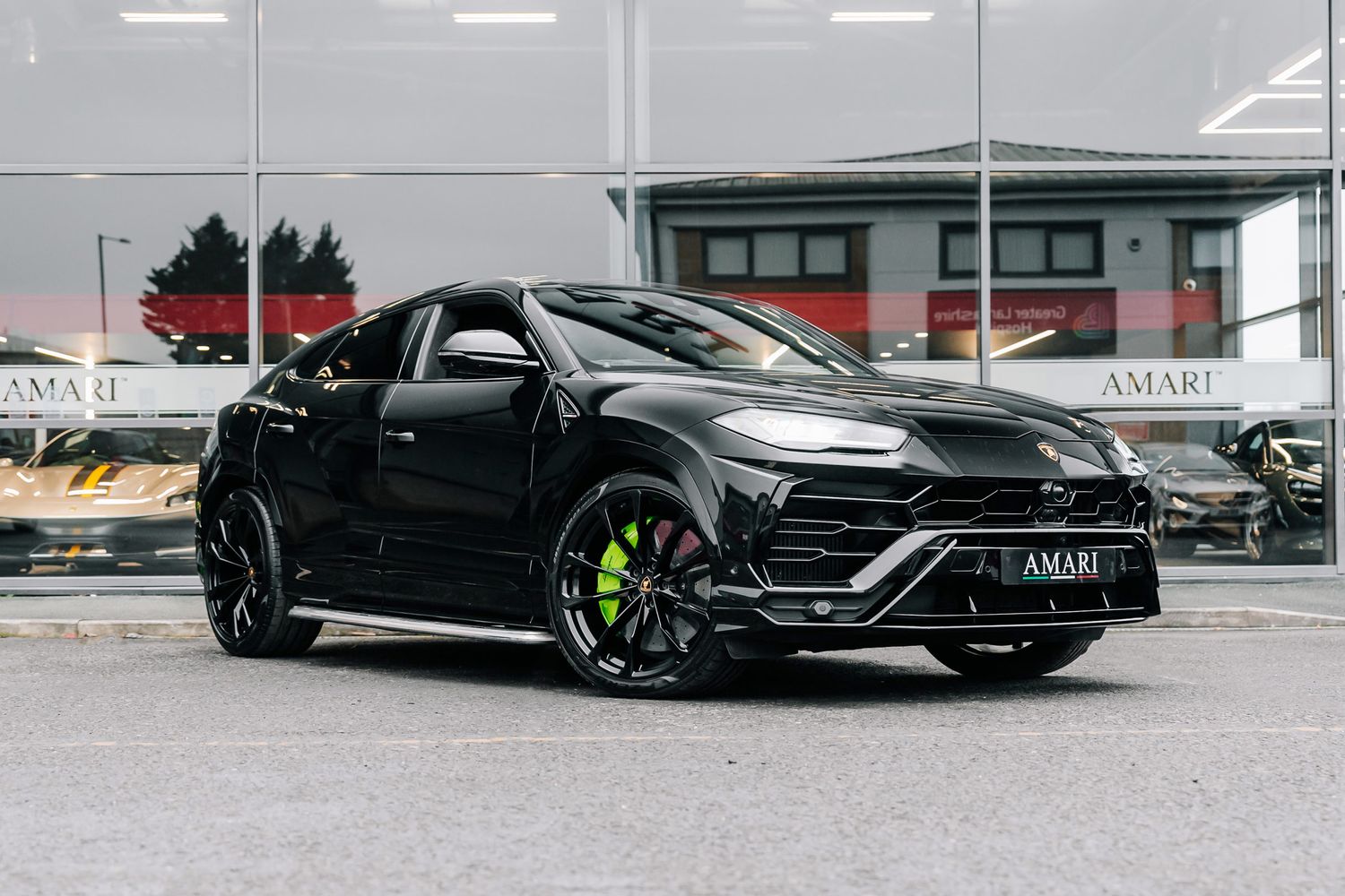 Lamborghini Urus V8