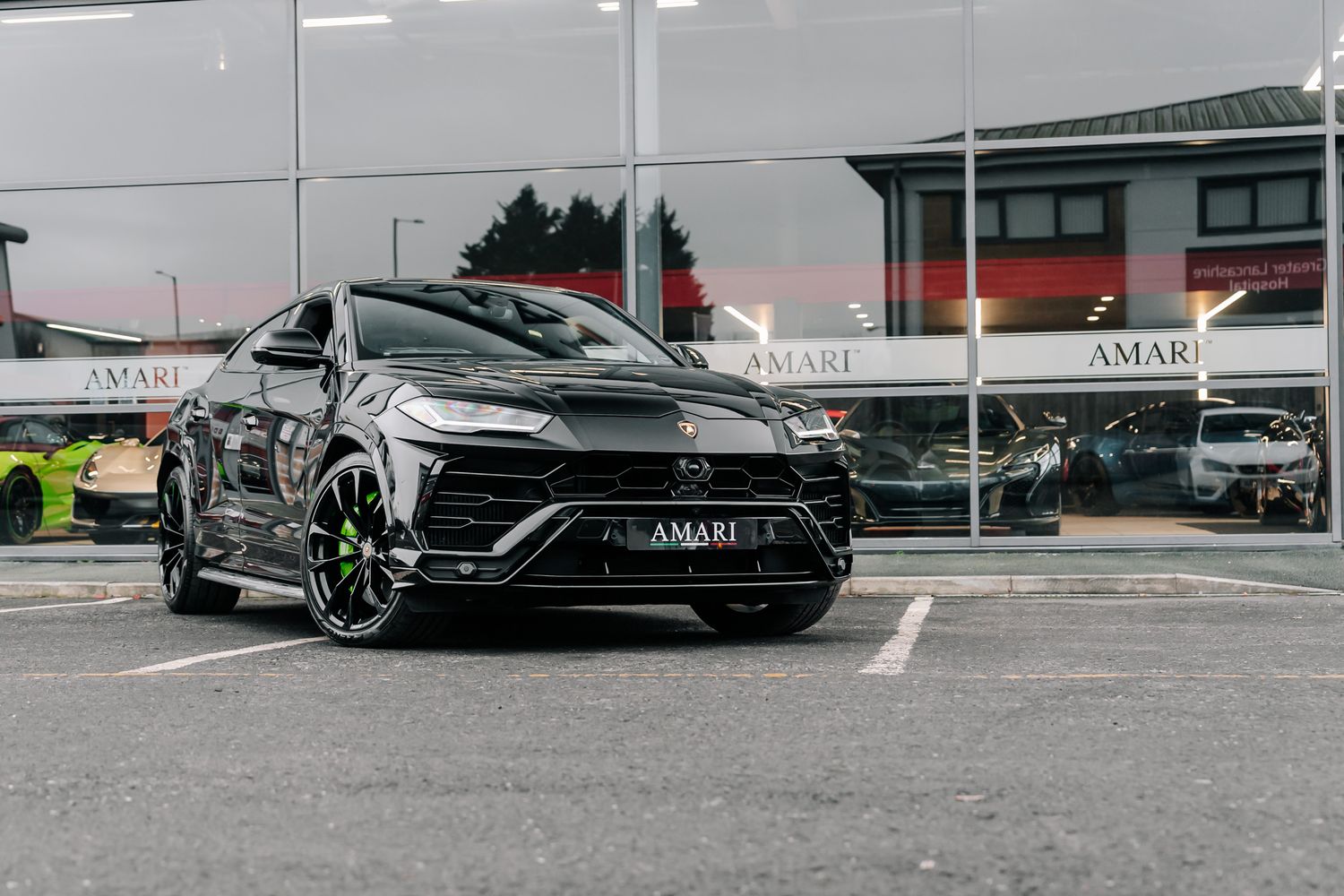 Lamborghini Urus V8