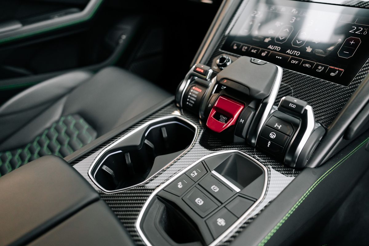 Lamborghini Urus V8