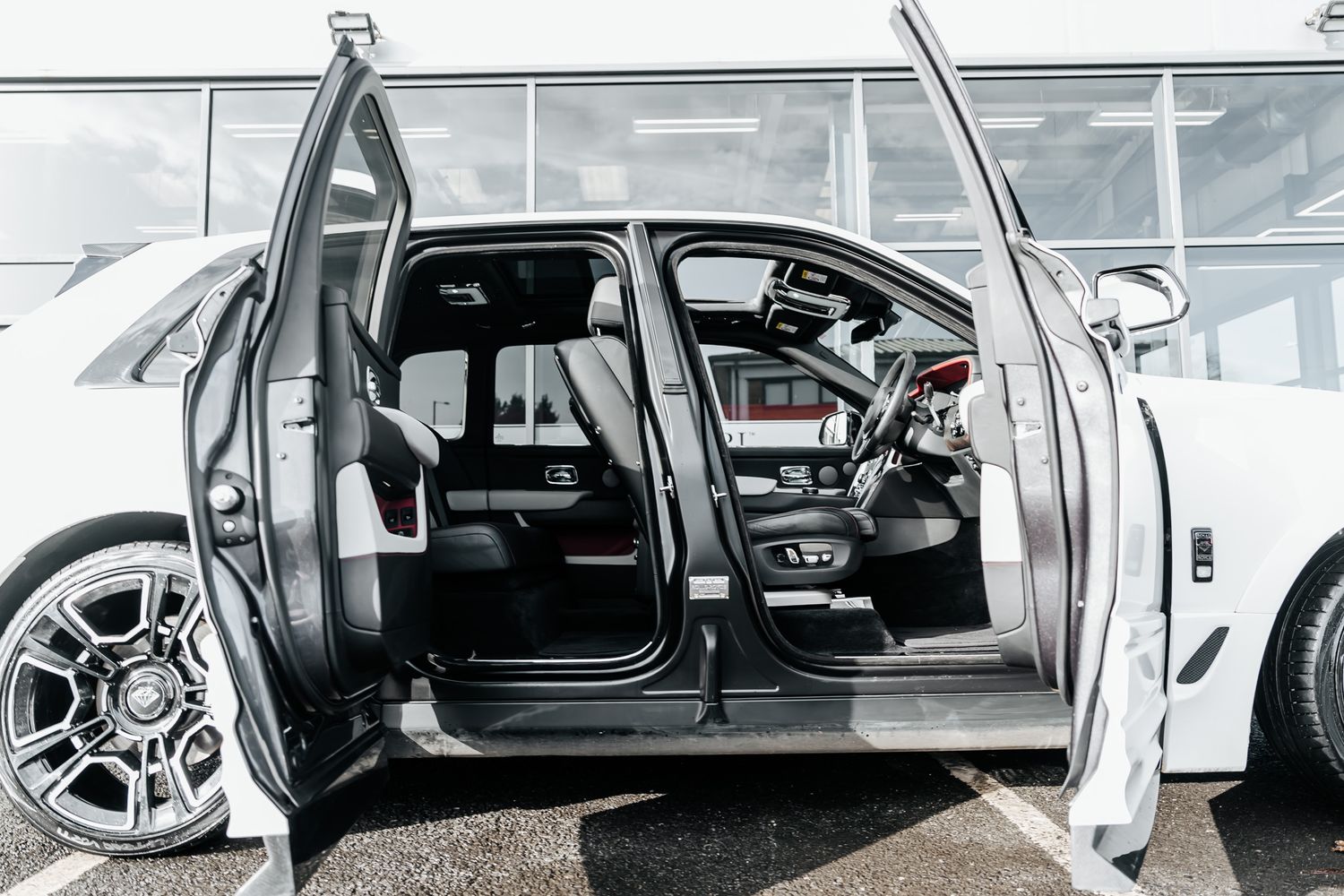 Rolls Royce Cullinan ONYX