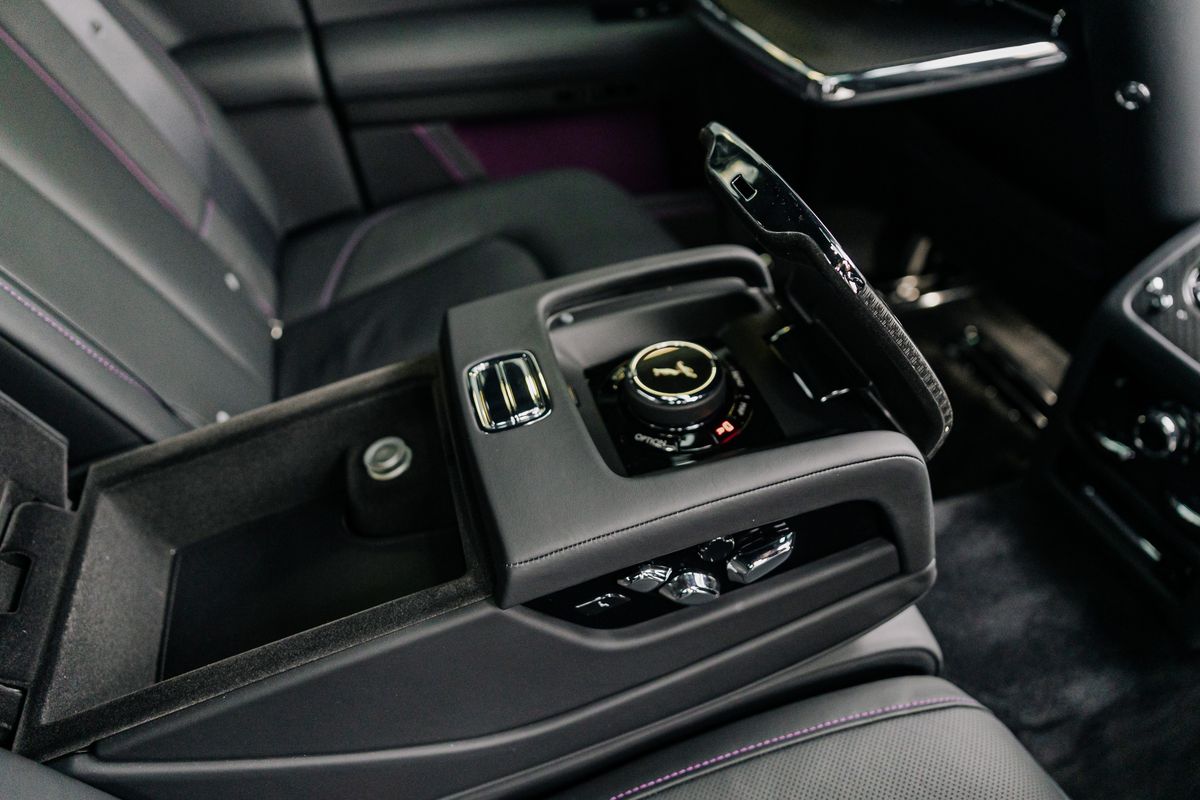 Rolls Royce Ghost Black Badge GHOST V12 BLACK BADGE