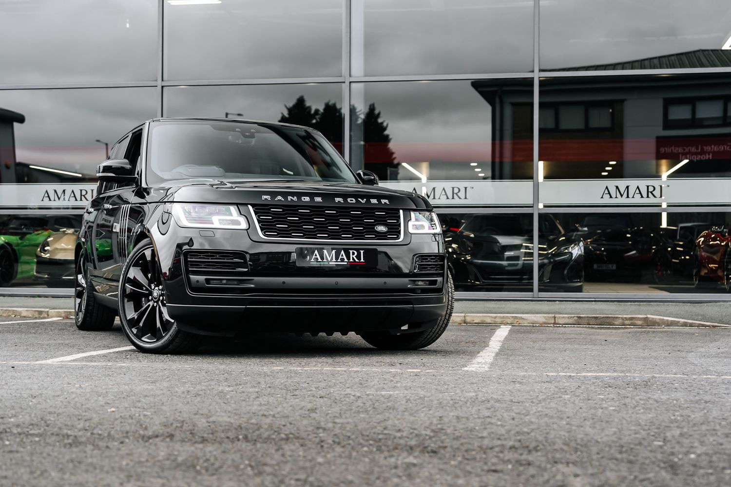 Land Rover Range Rover SVAutobiography Range Rover SV Autobiography Dynamic Black Auto