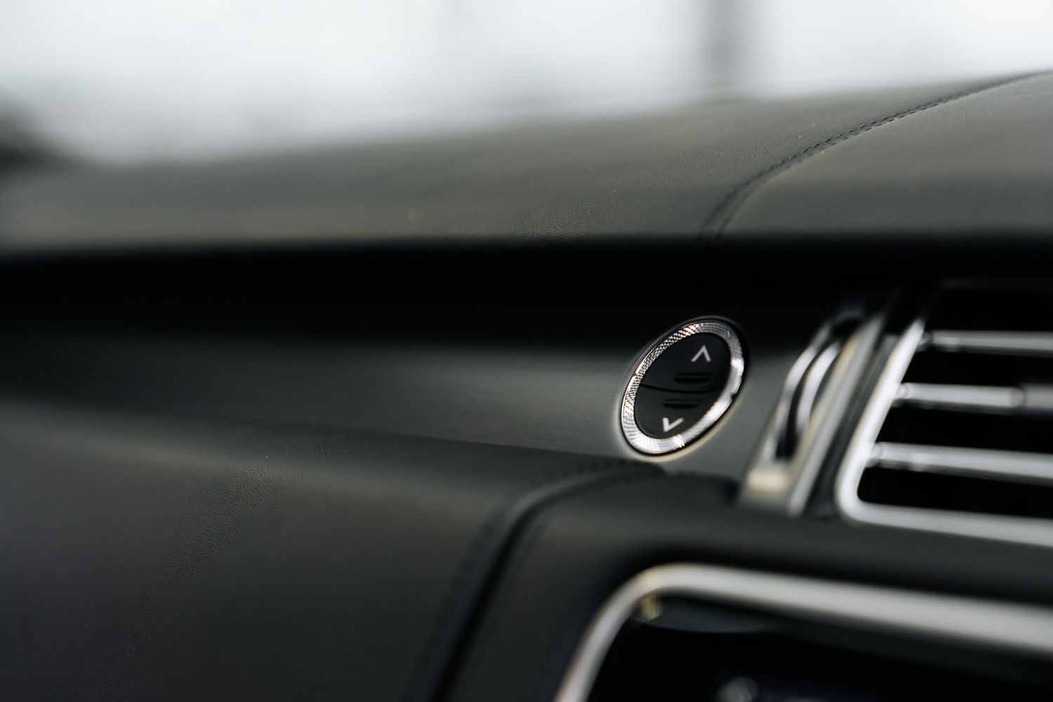 Land Rover Range Rover SVAutobiography Range Rover SV Autobiography Dynamic Black Auto