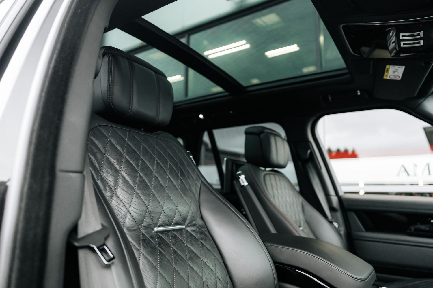 Land Rover Range Rover SVAutobiography Range Rover SV Autobiography Dynamic Black Auto