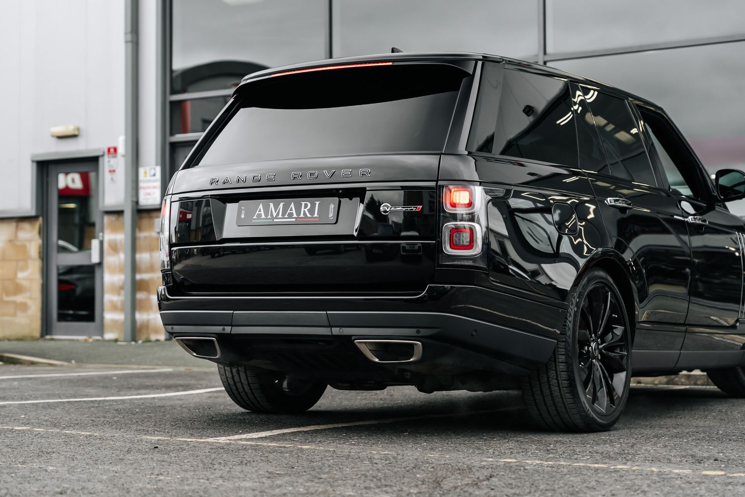 Land Rover Range Rover SVAutobiography Range Rover SV Autobiography Dynamic Black Auto