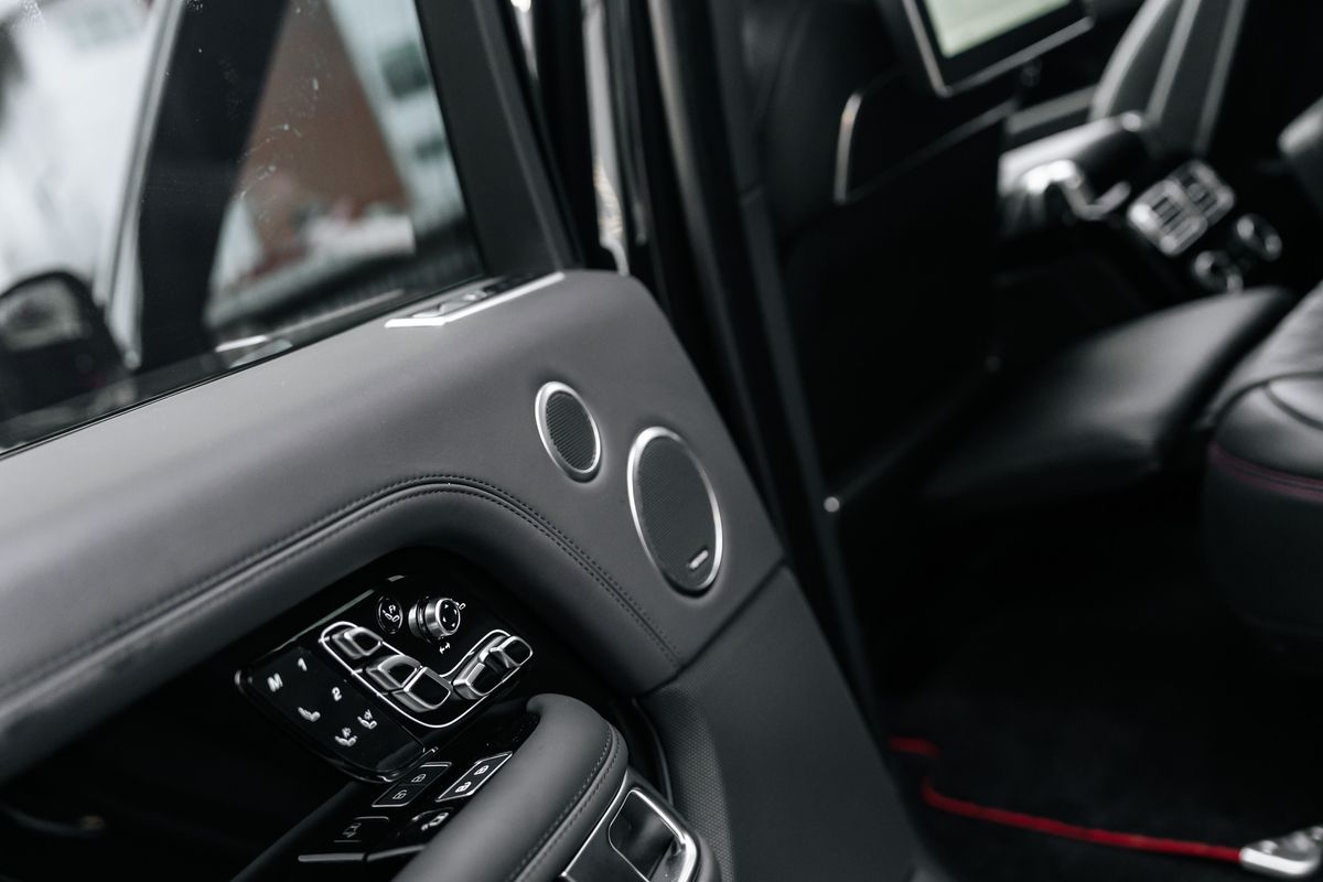 Land Rover Range Rover SVAutobiography Range Rover SV Autobiography Dynamic Black Auto