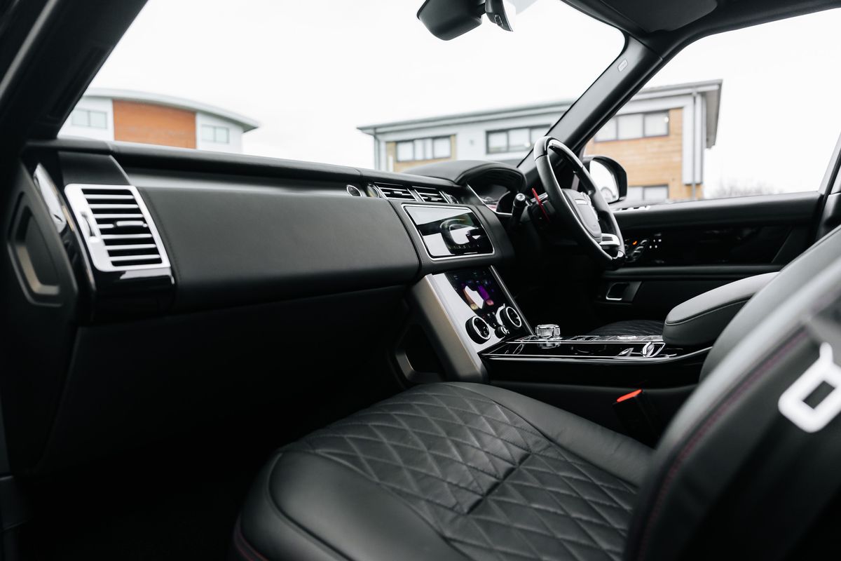 Land Rover Range Rover SVAutobiography Range Rover SV Autobiography Dynamic Black Auto