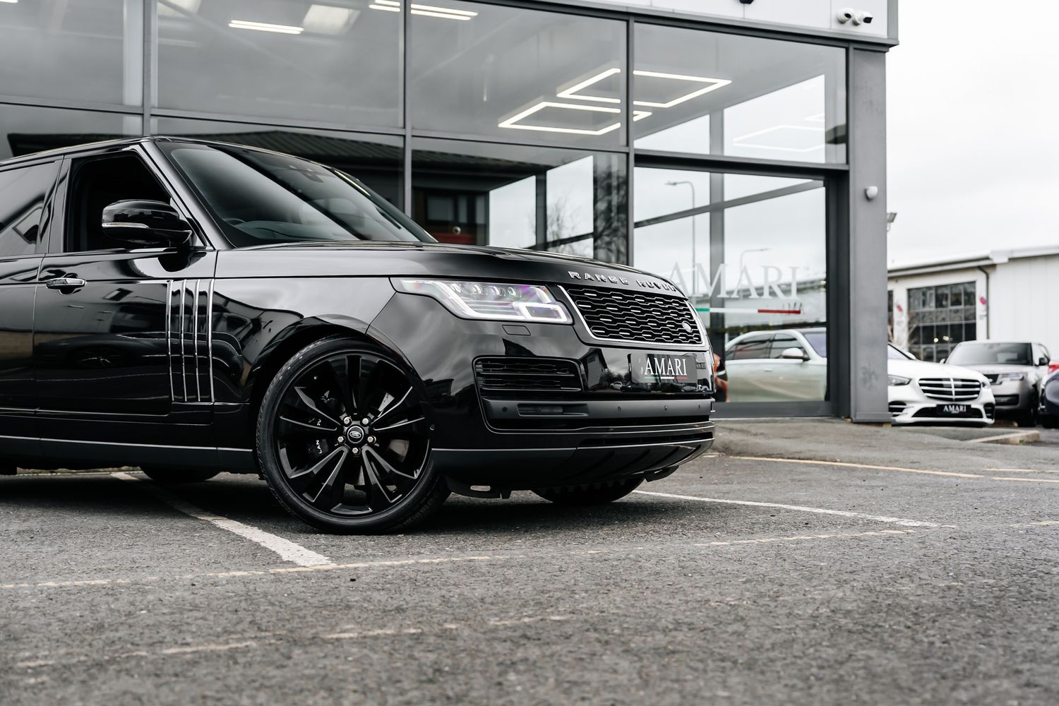 Land Rover Range Rover SVAutobiography Range Rover SV Autobiography Dynamic Black Auto