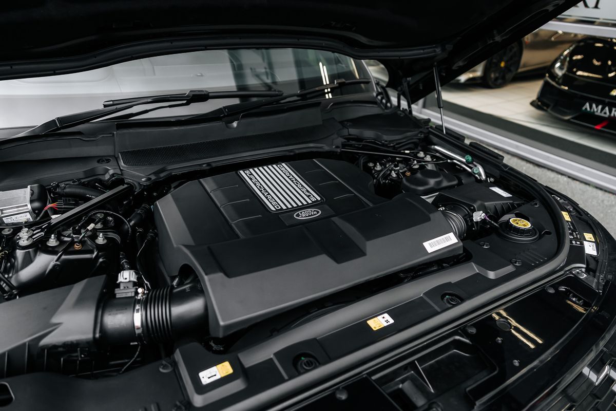 Land Rover Range Rover SVAutobiography Range Rover SV Autobiography Dynamic Black Auto