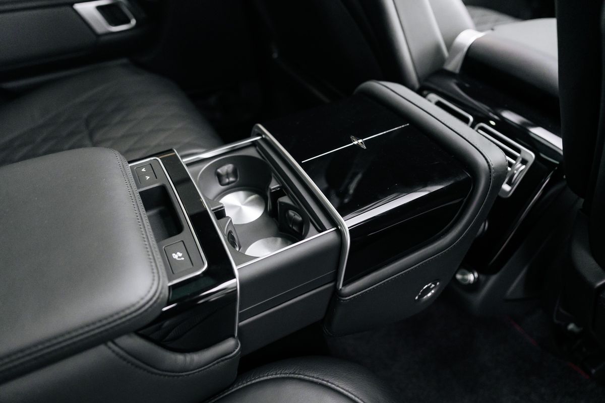 Land Rover Range Rover SVAutobiography Range Rover SV Autobiography Dynamic Black Auto
