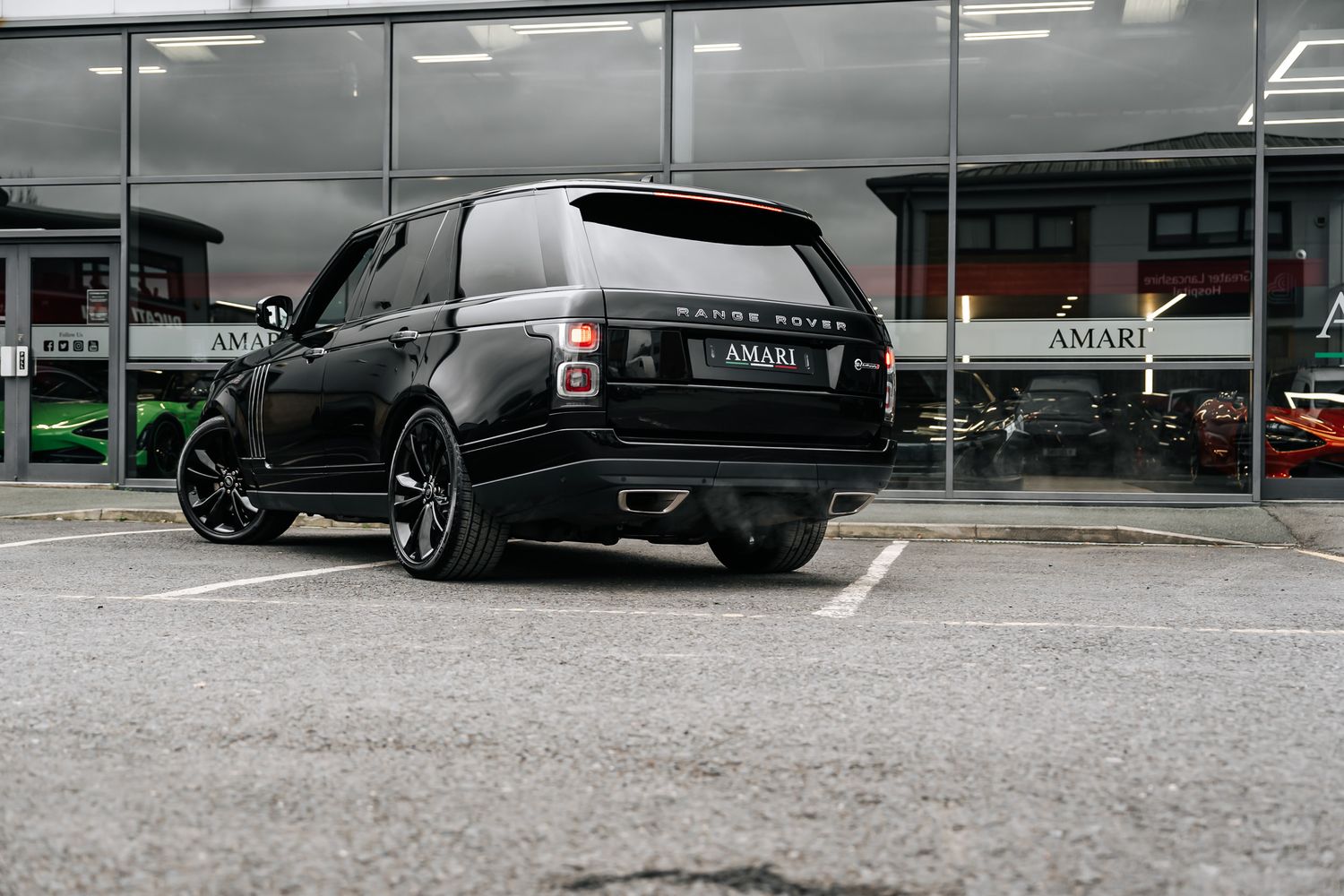 Land Rover Range Rover SVAutobiography Range Rover SV Autobiography Dynamic Black Auto