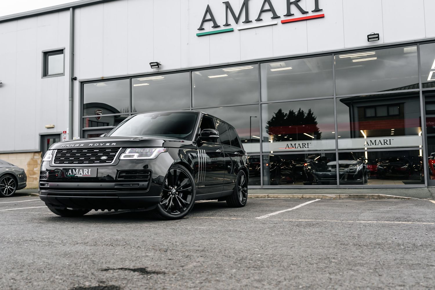 Land Rover Range Rover SVAutobiography Range Rover SV Autobiography Dynamic Black Auto