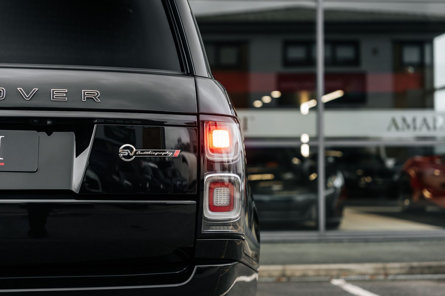 Land Rover Range Rover SVAutobiography Range Rover SV Autobiography Dynamic Black Auto