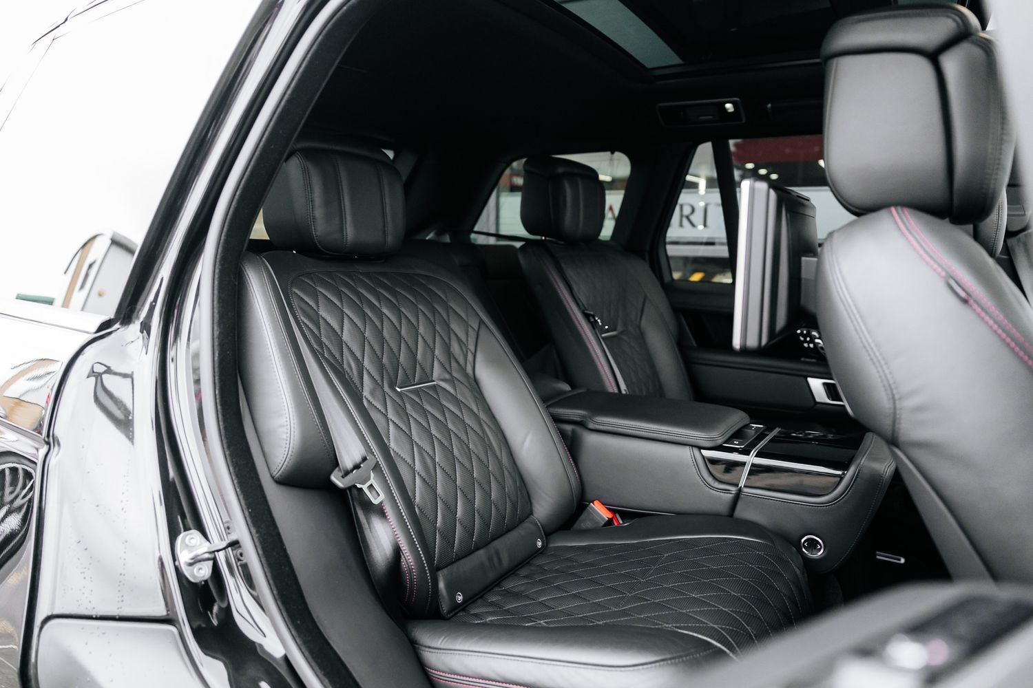 Land Rover Range Rover SVAutobiography Range Rover SV Autobiography Dynamic Black Auto