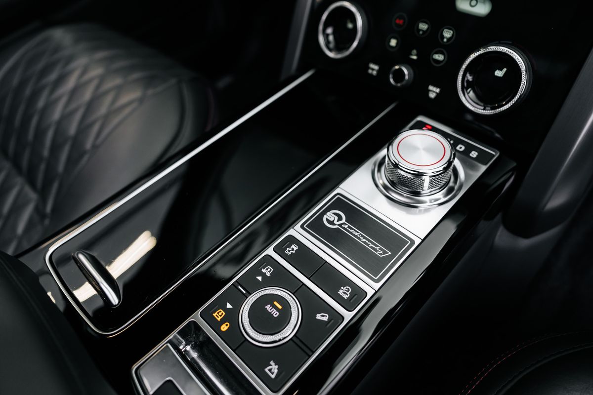 Land Rover Range Rover SVAutobiography Range Rover SV Autobiography Dynamic Black Auto