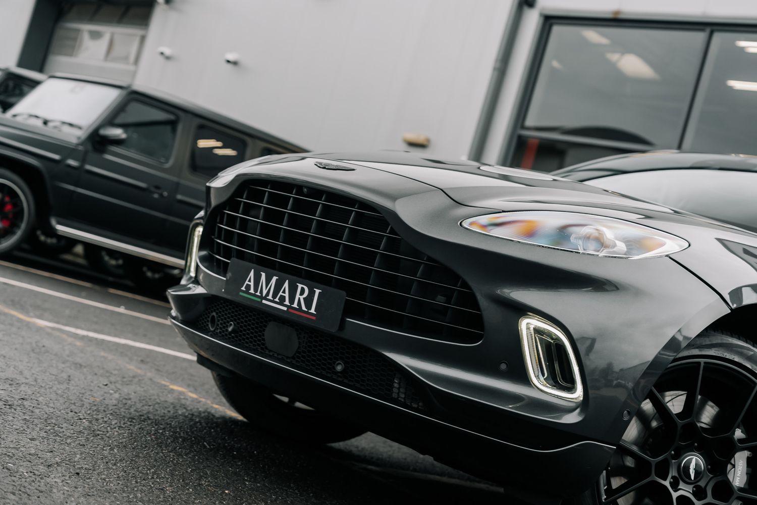 Aston Martin DBX V8