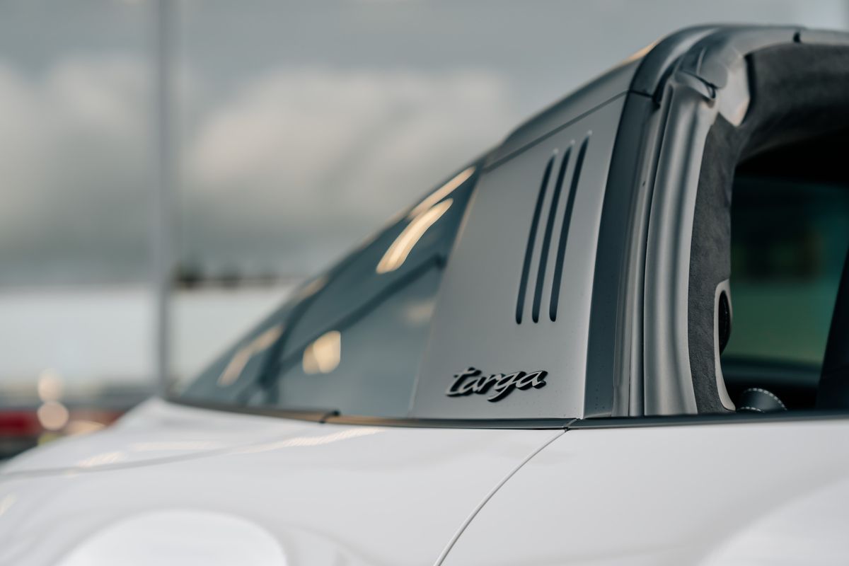 Porsche 911 992 Targa 4 GTS Manual