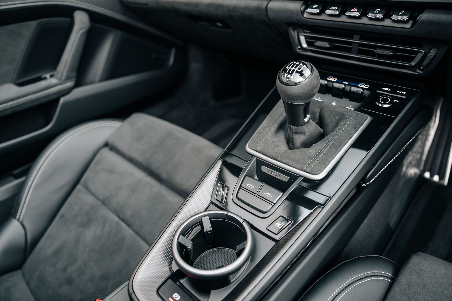 Porsche 911 992 Targa 4 GTS Manual