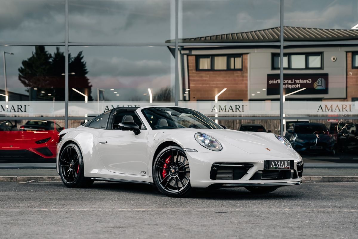 Porsche 911 992 Targa 4 GTS Manual