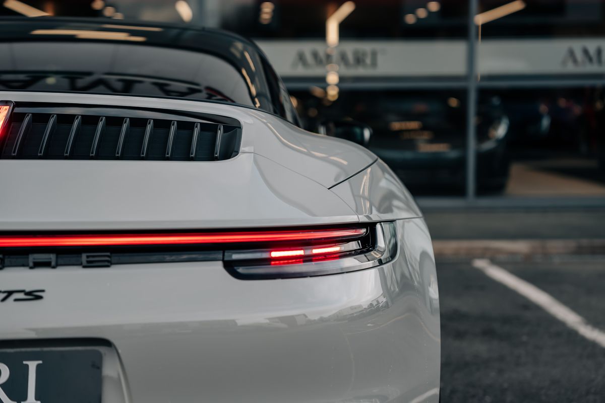 Porsche 911 992 Targa 4 GTS Manual