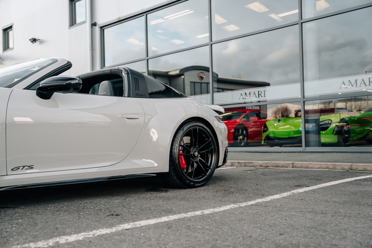 Porsche 911 992 Targa 4 GTS Manual