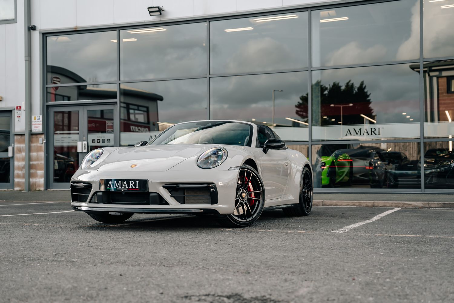 Porsche 911 992 Targa 4 GTS Manual