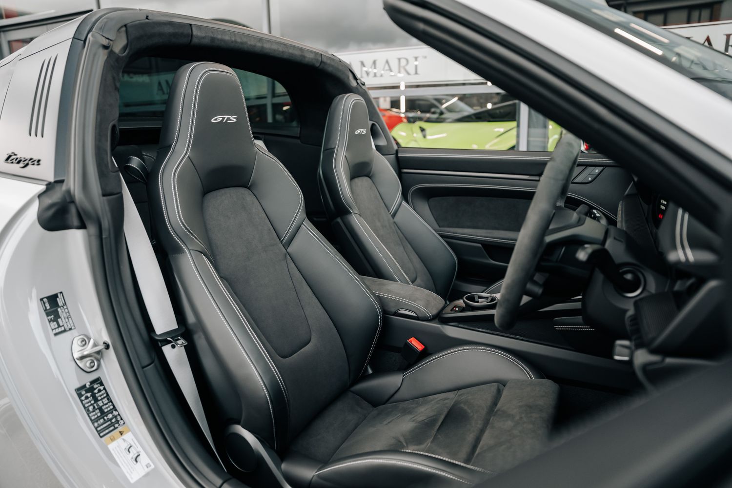 Porsche 911 992 Targa 4 GTS Manual
