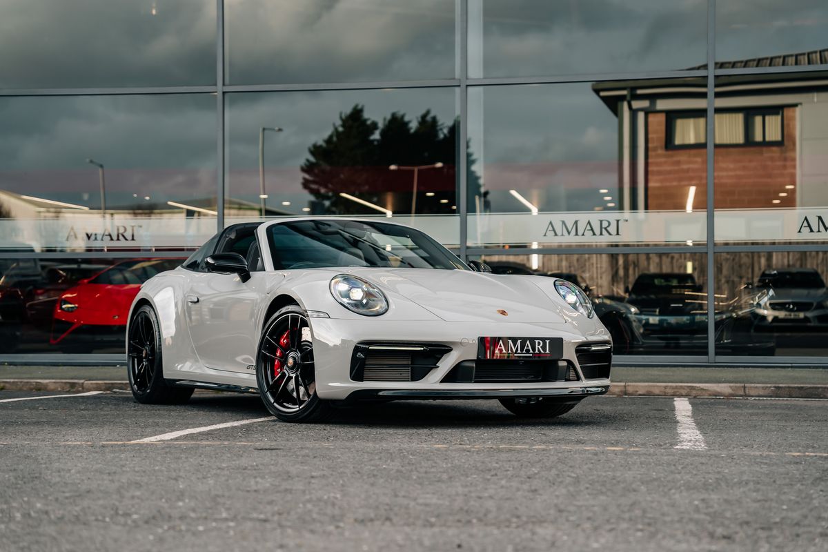 Porsche 911 992 Targa 4 GTS Manual
