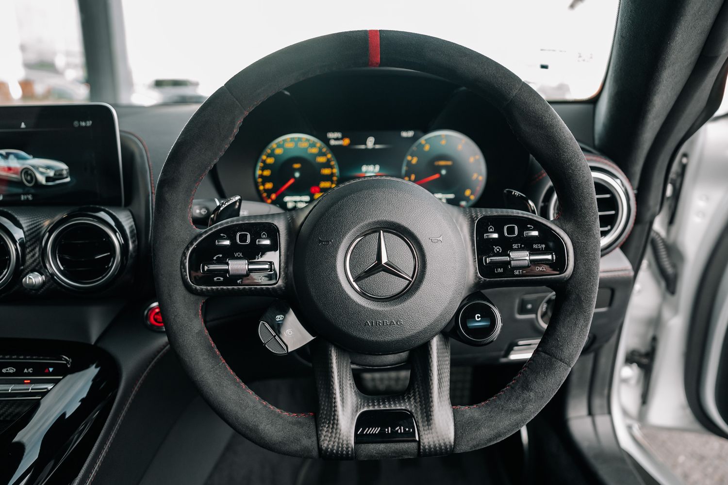 Mercedes-Benz AMG GT R PRO