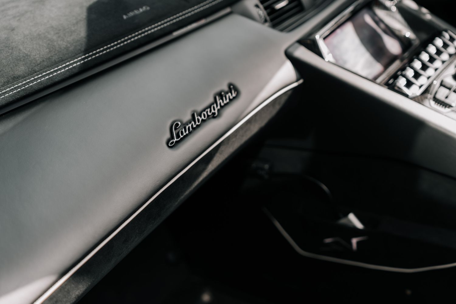 Lamborghini Aventador SV Roadster LP 750-4