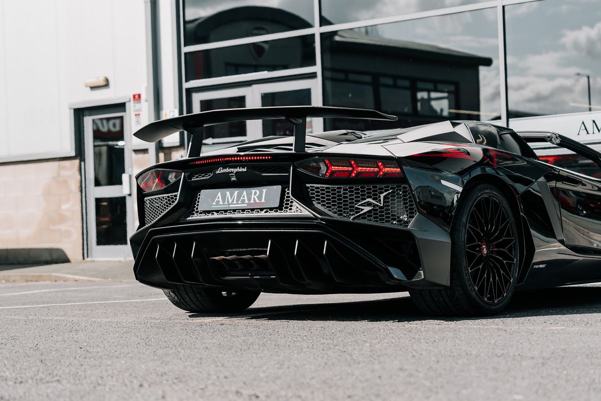 Lamborghini Aventador SV Roadster LP 750-4
