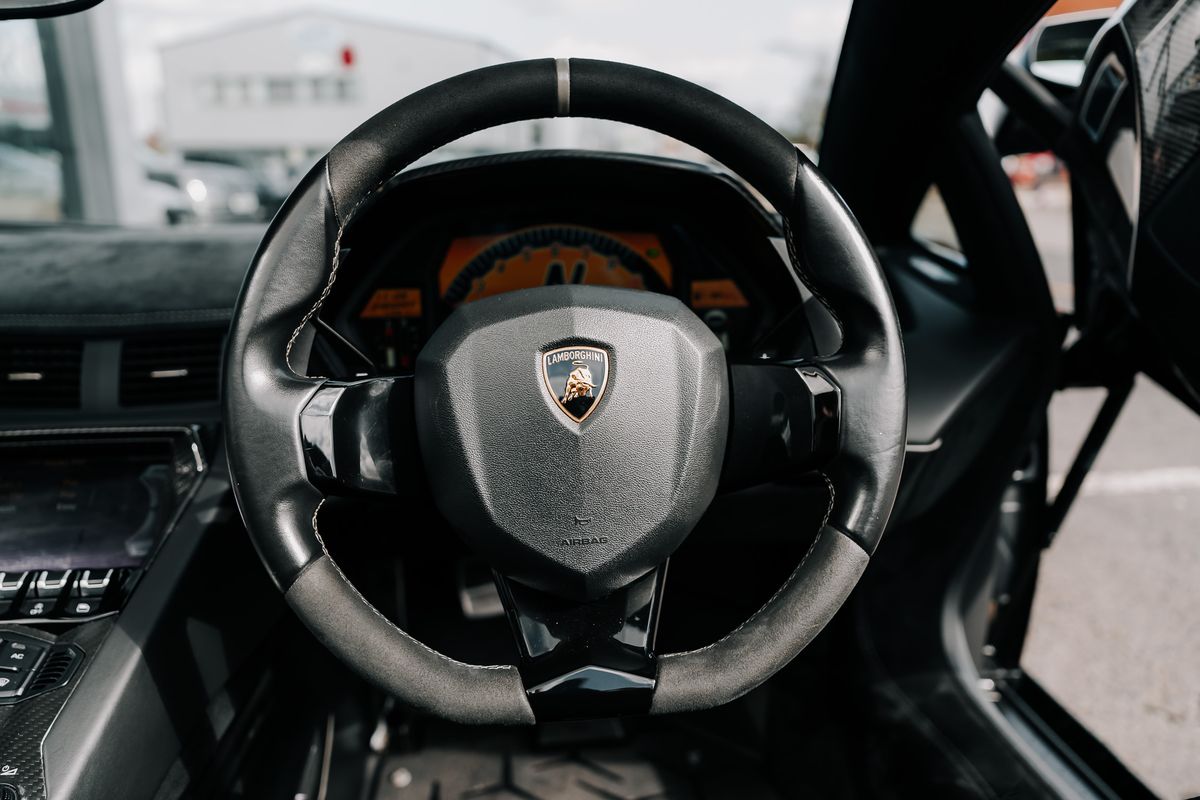 Lamborghini Aventador SV Roadster LP 750-4