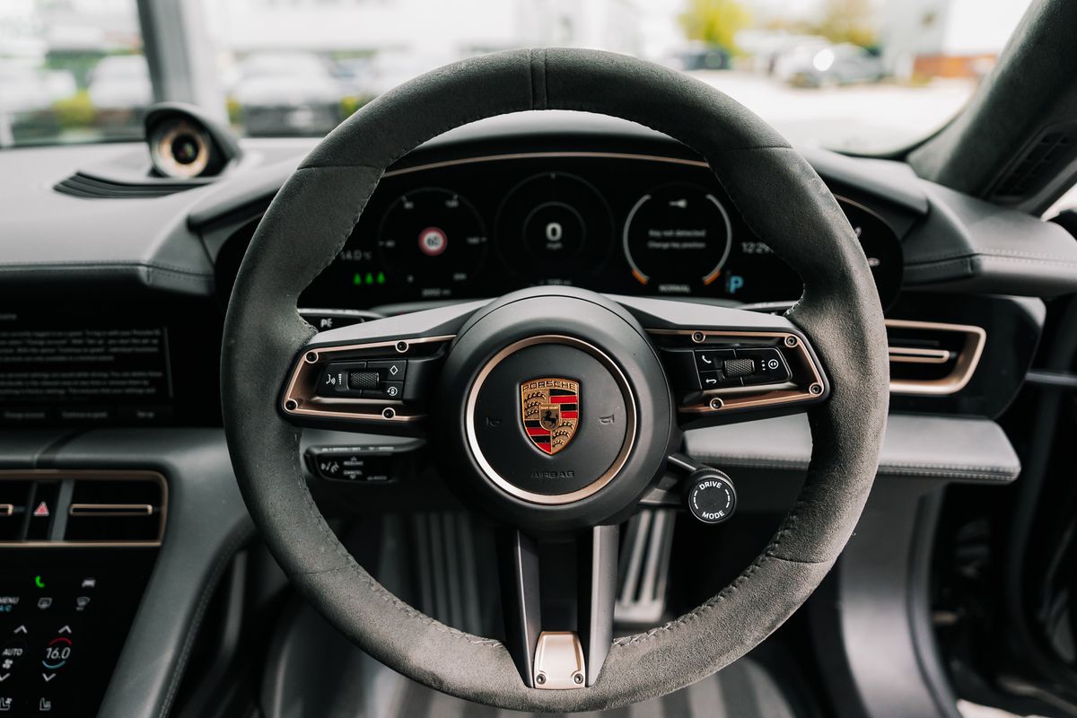 Porsche Taycan Turbo S Cross Turismo Performance Plus 93.4kWh