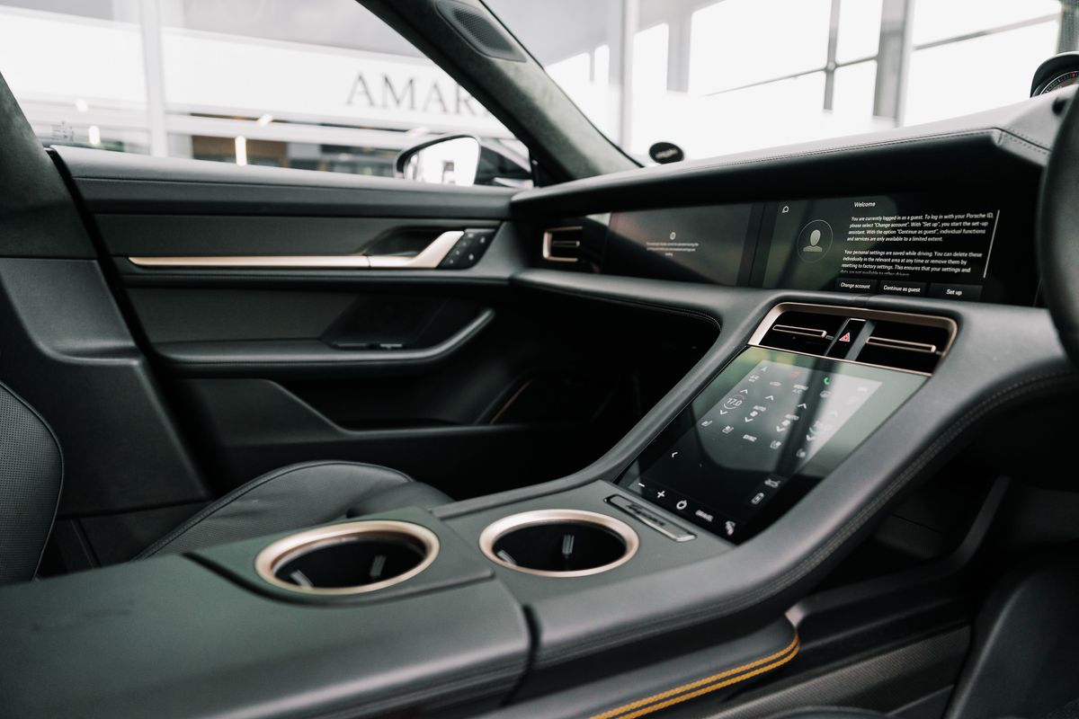 Porsche Taycan Turbo S Cross Turismo Performance Plus 93.4kWh