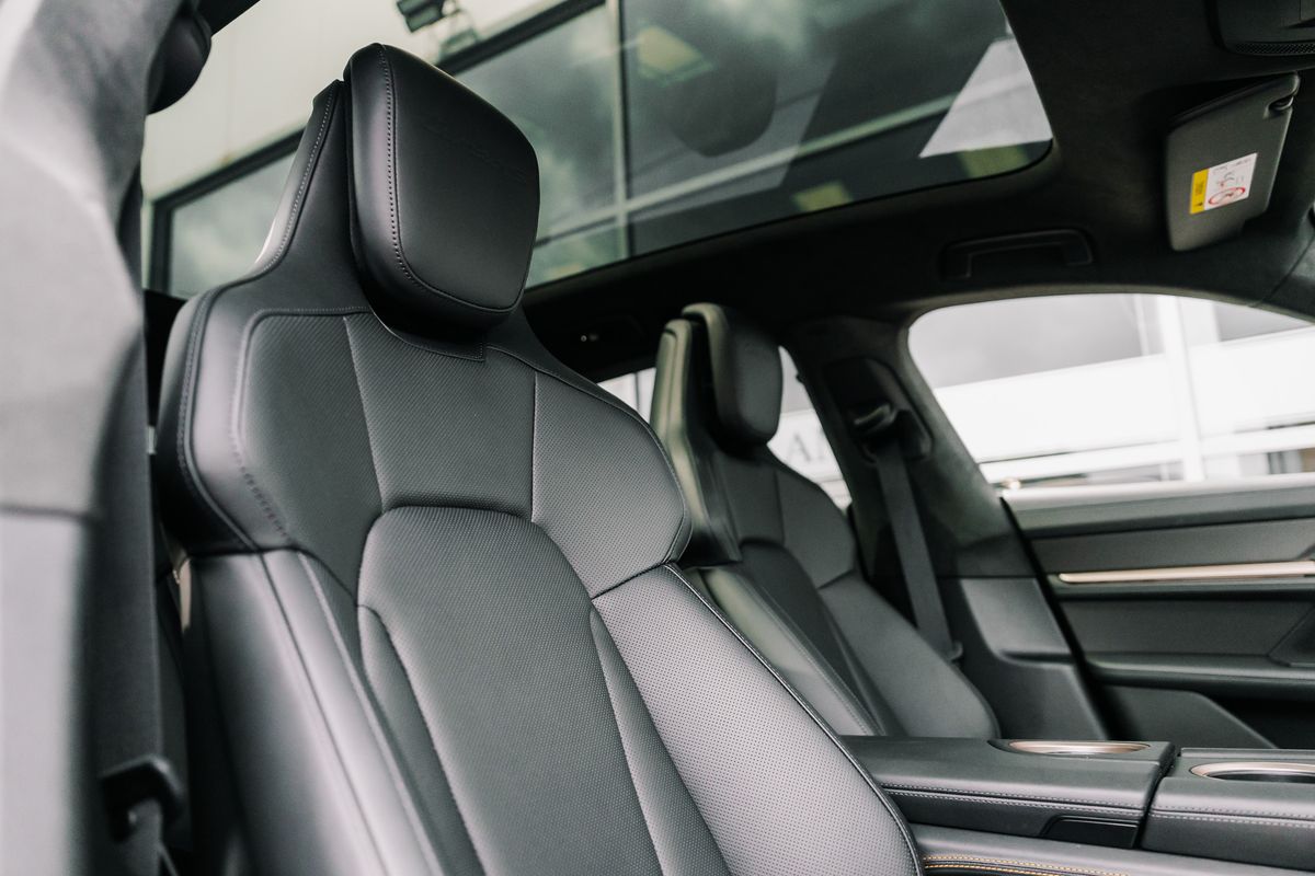 Porsche Taycan Turbo S Cross Turismo Performance Plus 93.4kWh