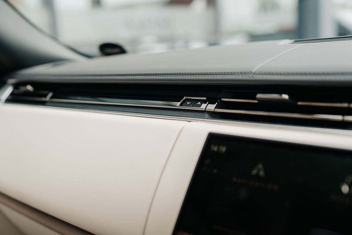 Land Rover Range Rover First Edition Autobiography D MHEV Auto
