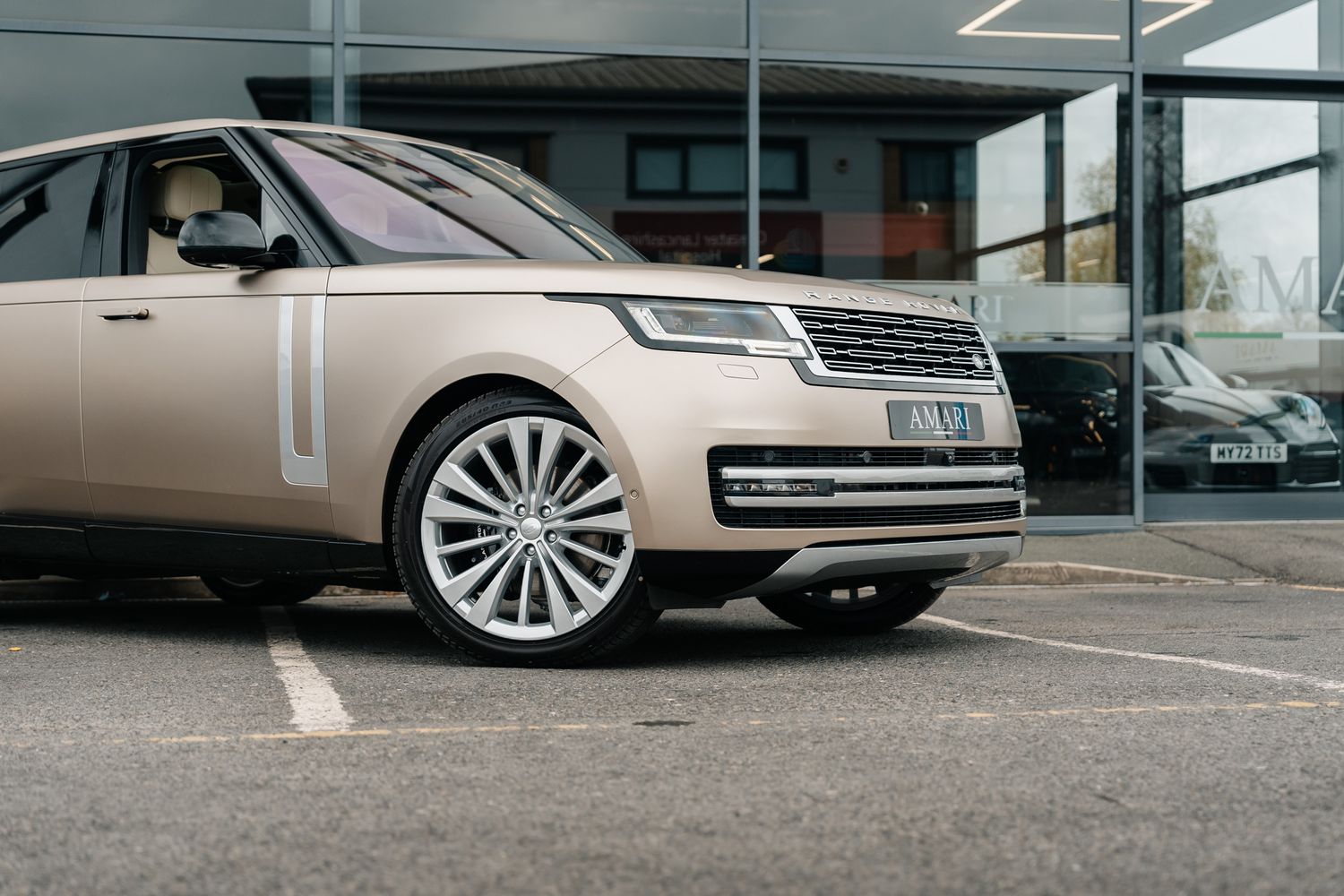 Land Rover Range Rover First Edition Autobiography D MHEV Auto